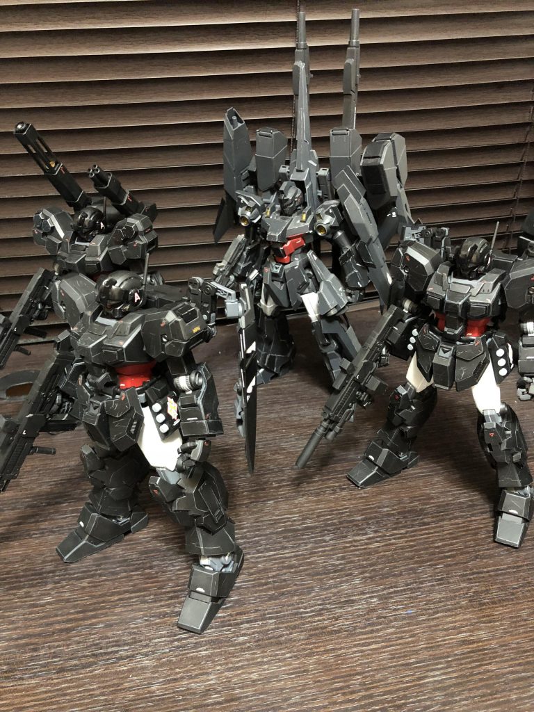 部隊勢揃いです。リゼルは個別写メが無かった。。。多分制作写メを見たら理由が分かるかもです?!(笑)