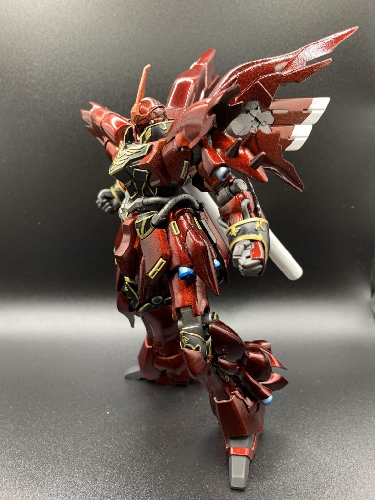 ガンダムUCが始まった当初にフルフロンタルの乗るシナンジュを見て「あ!久々にガンプラまた作りたい!」って思ったキッカケのMSなんです!
