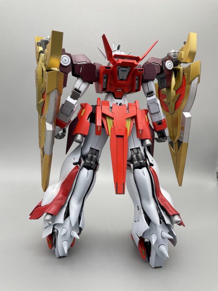 背面足の甲・踵部アーマーはシナンジュの肩パーツを使用。AGE2足の小ささを隠すのにちょうどよかったです。発想は友人と相談していた時に話題に上がったエクリプスから。A.G.の機体を無理矢理宇宙世紀に染めた割には、バランス崩壊もそこそこに抑えられた…と思います。