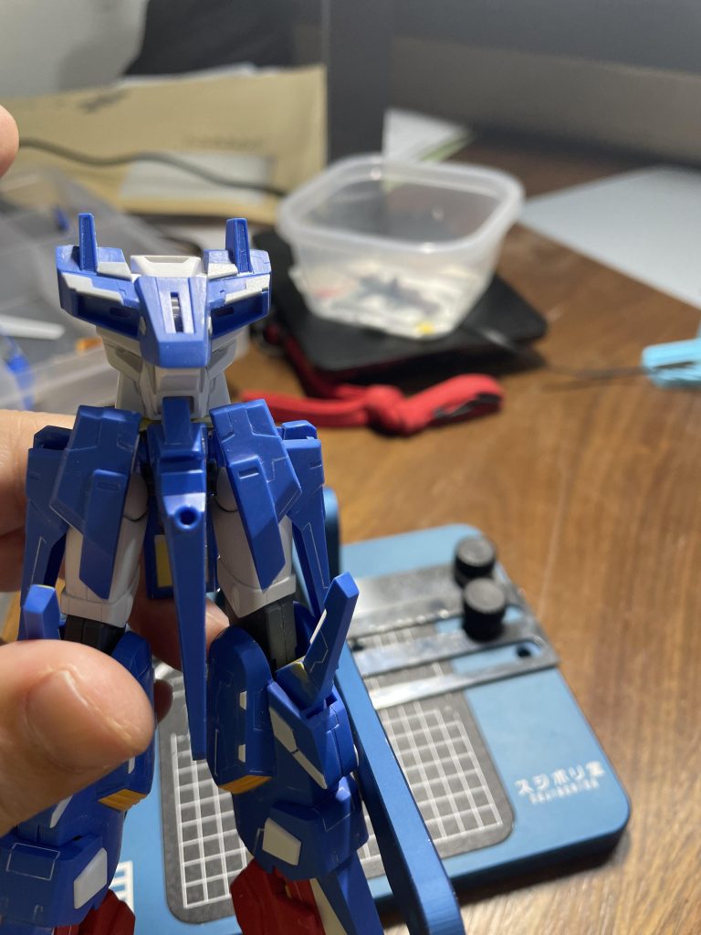 一応…首延長、胴延長&角度調整、フロントアーマー位置調整とかしてます。色々裏打ちとかもしてたんですが(^^;