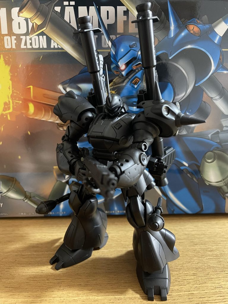 黒サフをエアブラシで塗装した状態。黒サフ大変重宝しています。