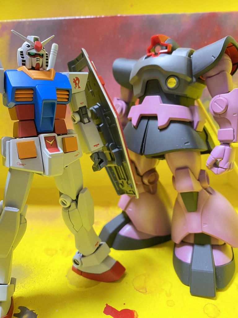 グラデーション塗装の練習中のドムと。