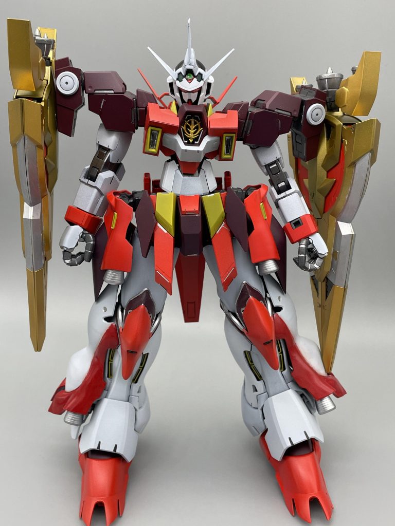 前面頭〜胴・足がAGE2DB、脚部にシナンジュ、腰が両機の混ぜこぜです。脚はジオン風の末広がりにしたい、且つガンダムっぽさも残したい、を両立できそうで在庫も残っていたので目をつけたのがシナンジュだった、という次第。お陰でスラスター塗れのいい機体(作者基準)になりました!バランス取りは難しかったですが…