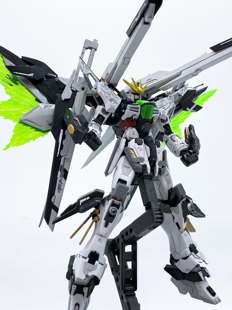 サテライトキャノンは元のヘリオスガンダムのを流用しています