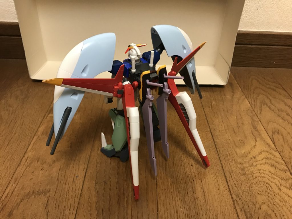 ハーデスシルエットの固定武装「ZGMF-X23S セイバーガンダム」と「ZGMF-X88S ガイアガンダム」の特徴であったビームを主軸とした重火器が多数搭載されており、いずれもナノラミネートアーマーやPS装甲にダメージを与えられる攻撃力と火力を誇る。ビームサーベルフォースシルエットと同じタイプの2本のビームサーベル。本来は予備用ではあるが、その出力は非常に高い。ビーム突撃砲ガイアガンダムの特徴である2門のビーム砲。通常時は上部に向いているが、背面に傾けて撃つ事も可能で、背後からの不意打ちのカウンター手段にもなる。ビームブレイドガイアガンダムの特徴である背面に2枚のビームエッジ。姿勢制御ウイング前面に展開される。すれ違いざまに斬りつける使い方がメインになり、本機の高い推進力と機動力も合わさって、恐るべき斬撃力を生み出す。アムフォルタスセイバーガンダムの特徴である、背部に接続された2門の大出力のプラズマ収束ビーム砲。最大出力では戦艦クラスを一撃で撃沈できる威力を誇るだけでなく、連射性も優れている。スーパーフォルティスセイバーガンダムの特徴である、アムフォルタス砲身と同軸上にそれぞれ1門ずつ設置された連射性能を重視したビーム砲。