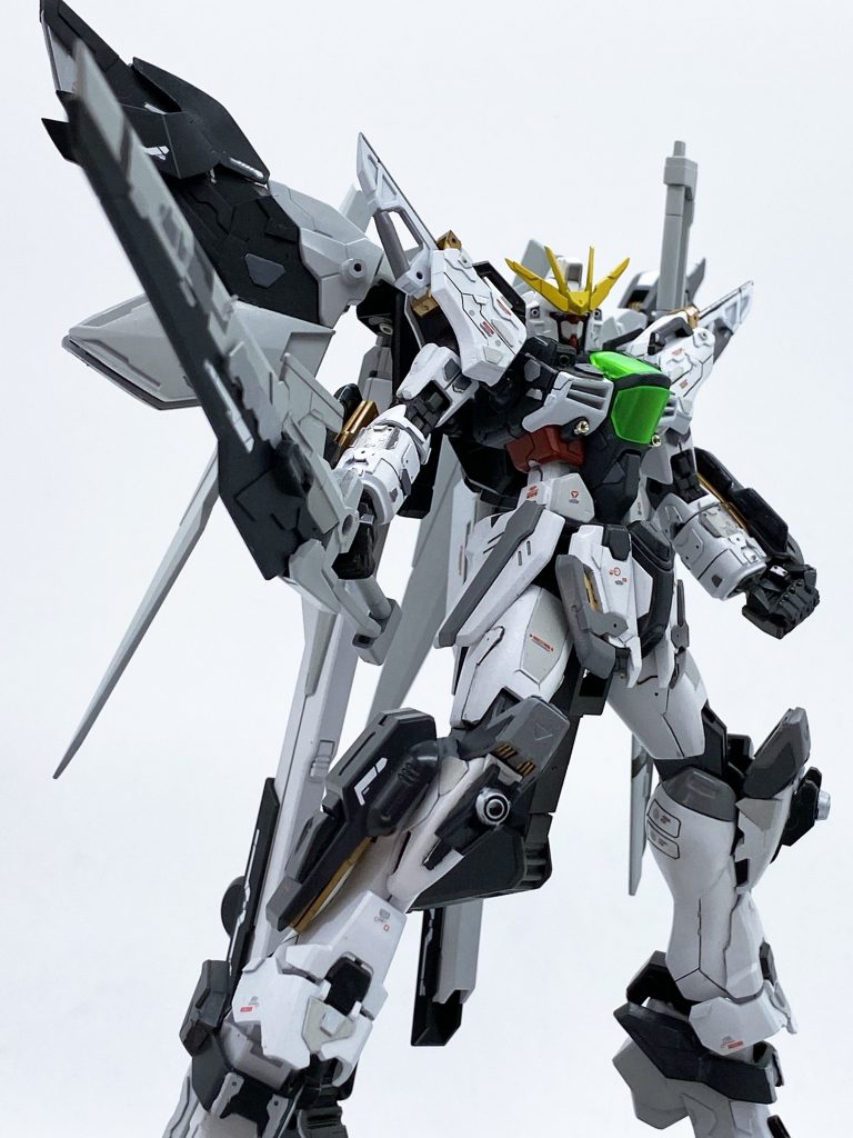 後ろのスタビライザーに付いてある武装【ランペイジヴァイト】はフリーダムの翼から作成しました