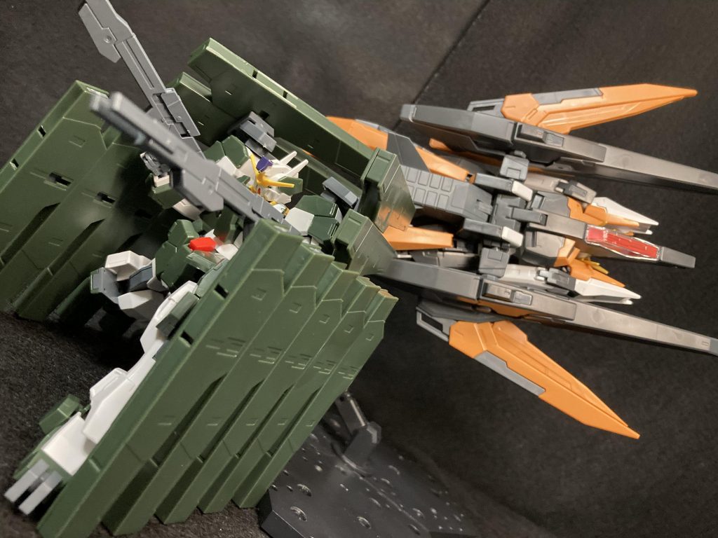 以上！ガンダムサバーニャ最終決戦仕様でした！！ 前回のハルートと同じで余剰パーツによりノーマル状態にも出来ますし少しの変化でイケメンになるこの2機買って良かったです！では！ご観覧いただきありがとうございました！