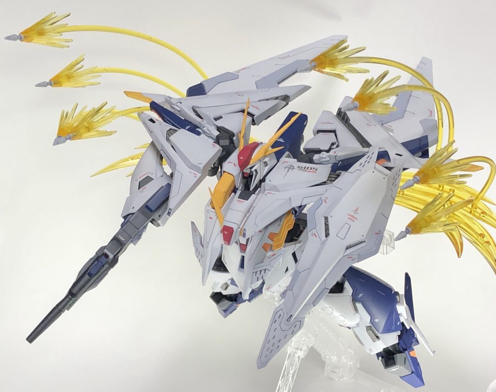 ファンネル・ミサイル発射状態。ファンネル・ミサイルは設定を参考にディテールアップしましたがはっきり言ってわかりませんでした。