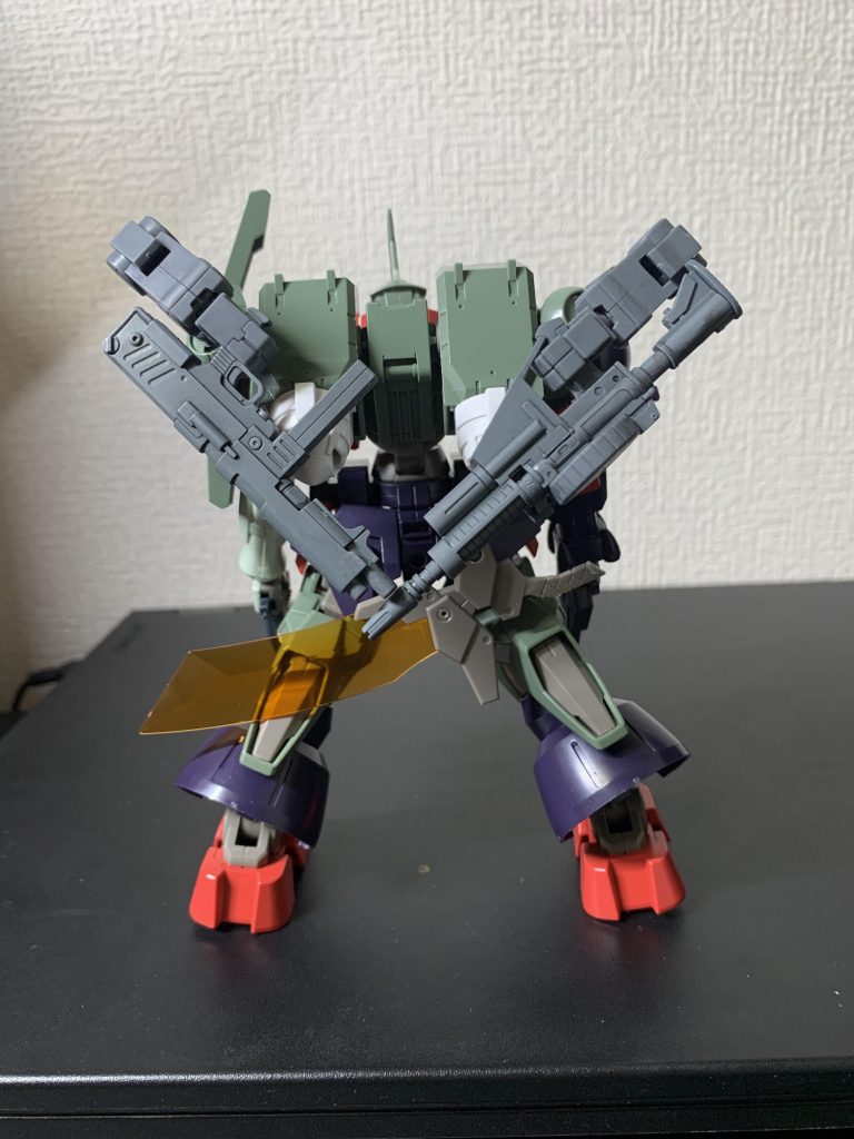 サブアームの収納。下半身と合わせてXぽく