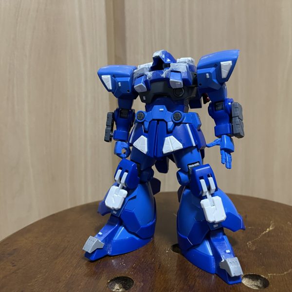 年内にこちらの本体だけでも塗装に入りたかったけどもう無理ですな……切った貼ったでとりあえず今年はサフ吹いて塗装前段階までで終わりそう。近接武器もスクラッチしたいし最早期限内に終わるのかって感じ（笑）牛歩過ぎる私……（1枚目）