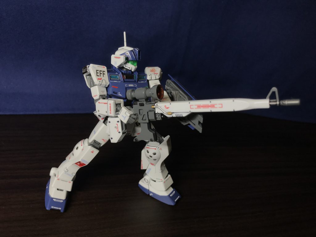 敵機、射程圏外。精密射撃に移るっ