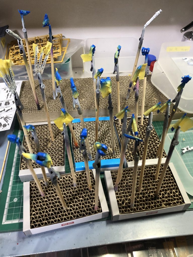 何気にパーツも多いです。塗り分けは結構適当です。