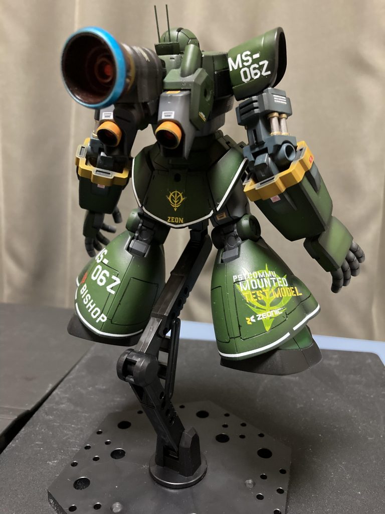 背面ですバーニアはチタン塗装と言うヤツにチャレンジしてみました