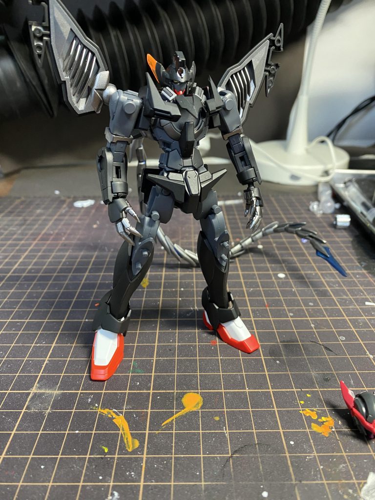 〜〜〜〜〜〜〜〜〜〜〜〜〜ここからは製作工程を。クロサフメインで始め、関節はメカサフヘヴィ、一部にスターブライトアイアンで塗装しています。