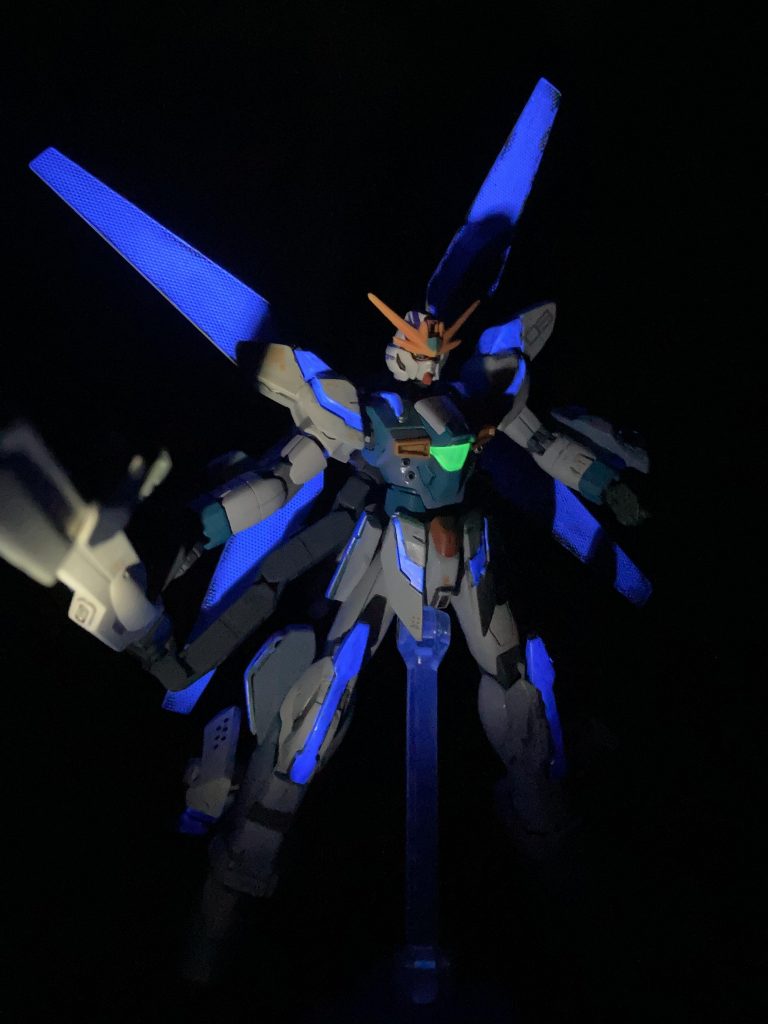 リフレクターは蛍光塗料でコートしてるのでサテライトキャノン撃てます。