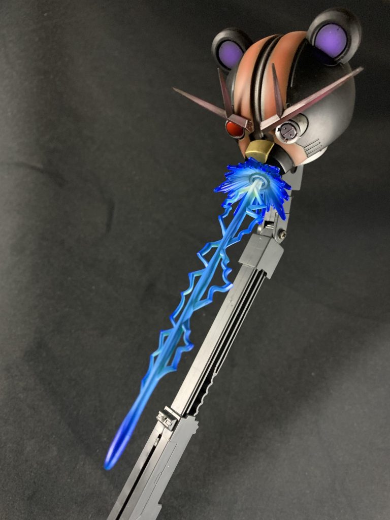 口からビームを発射出来ます。