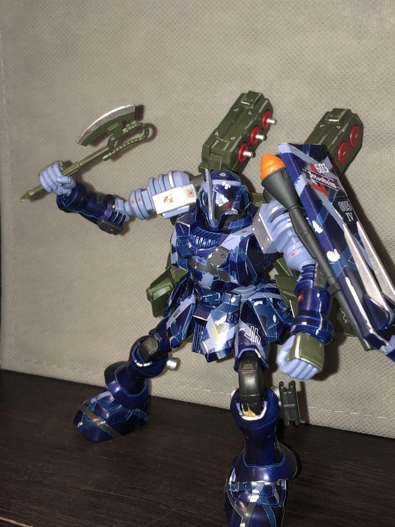 塗装がはみ出た部分はガンダムマーカーで誤魔化してます笑
