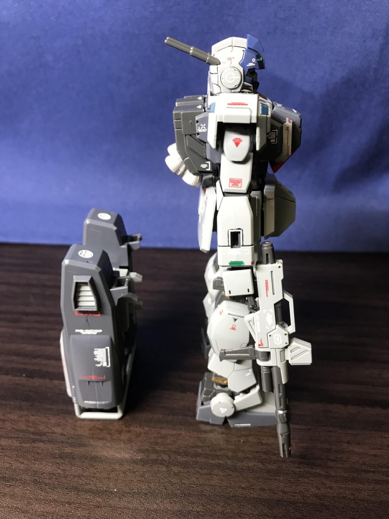 同じく右。腕部にもセンサー追加し、サイドの敵機を感知できるようにしてみました。