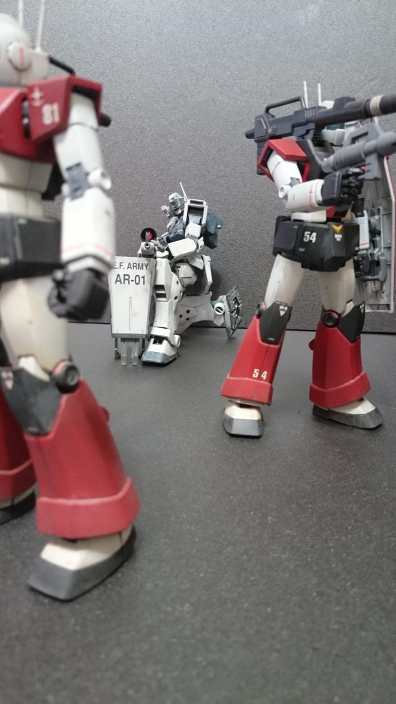 ジムキャノンと並べて…中〜遠距離の戦闘イメージで…