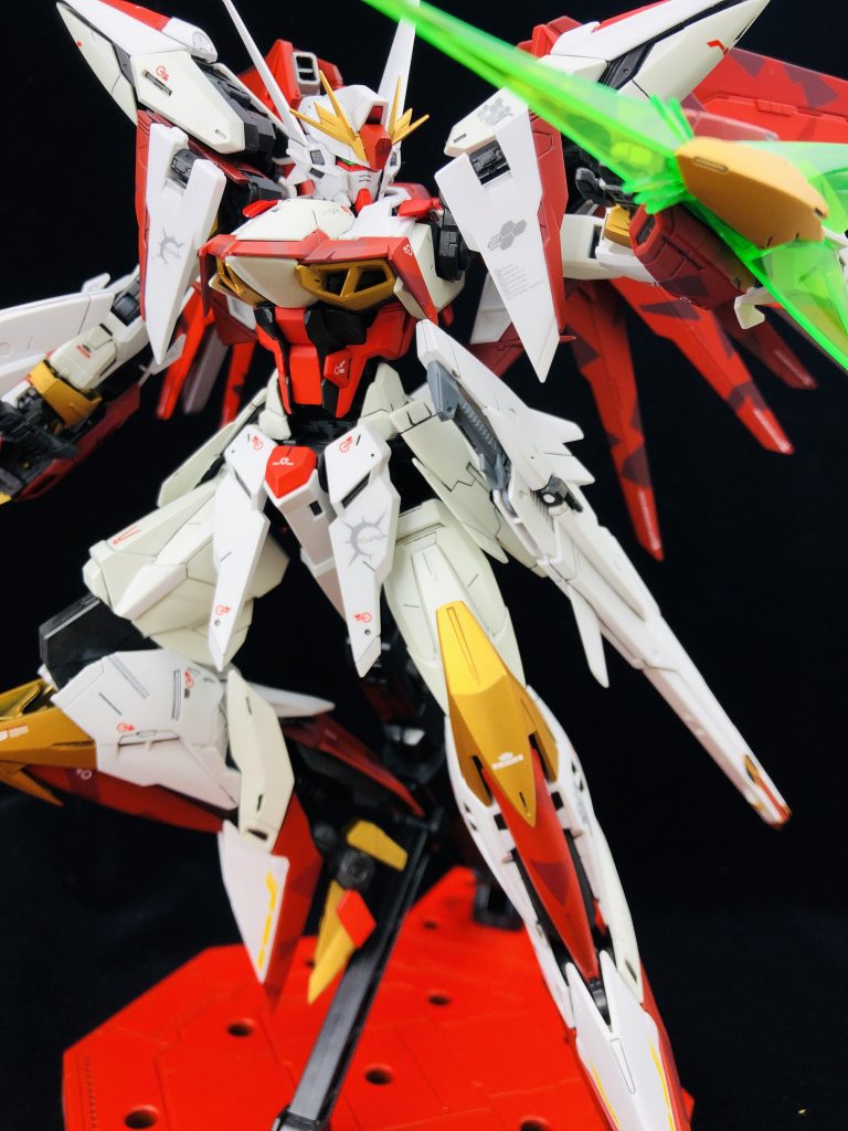 キット自体はアンテナを加工した以外はほぼ無加工。ノリで買って作ったけど悪くない仕上がりになったかな。ちなみにErythroはギリシャ語で赤の意味