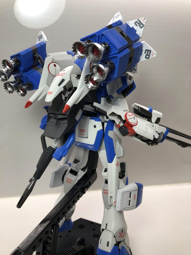 ミサイルポッドの後ろには、バーニアを追加。かっ飛んでいきますよー。