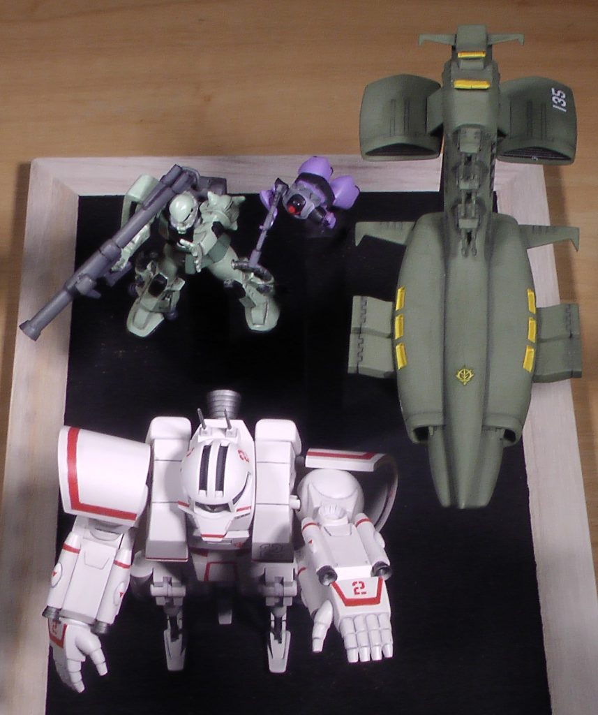 遠近法を利用したジオラマなので、上から見るとこうなります。