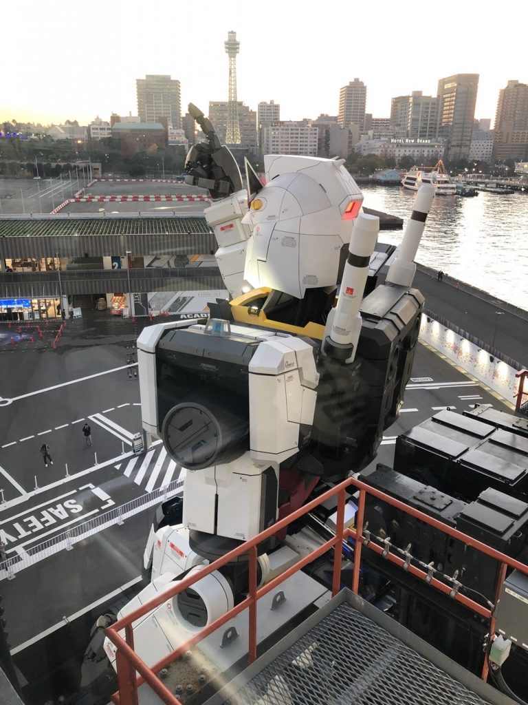 そして、なめらかに動くガンダムも素晴らしいですが、ライティングや音響、ミストを活用した煙などの演出も素晴らしいですし展望デッキに居ると5Fで2回、6Fで2回と合計4回もガンダムが動くところを見る事ができたので入場料とは別料金かかりますが支払ってでも見る価値は大でした✨