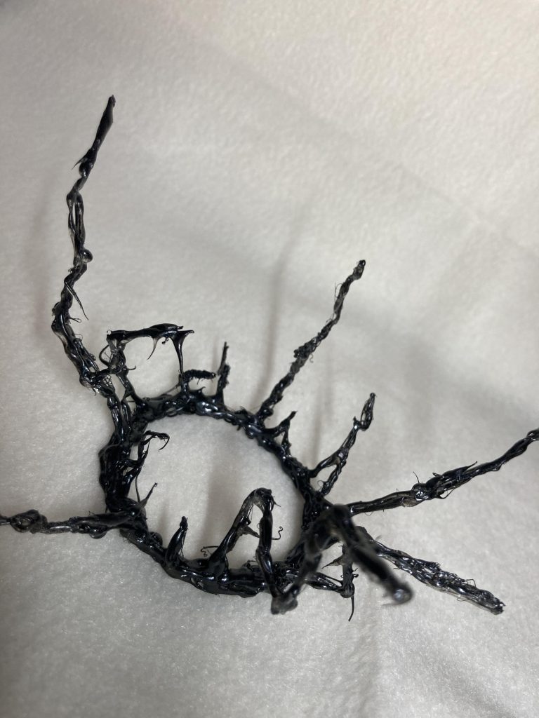 オーラを出したくて、100均の針金とグルーガンでビリビリも作ってみました。オリジナルカラー楽しかった(°▽°)またやろうと思います。ご覧いただきありがとうございました！