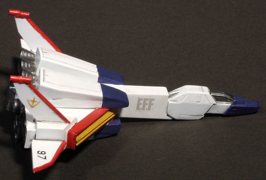 デカールだけは、シャープです。