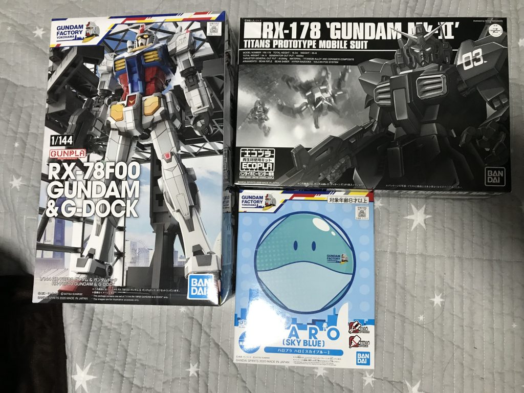 そして、やっぱりガンプラ買いました! 行く前までは恥ずかしながらF00ガンダムの事をあんまりカッコ良いと思ってなかった(オイッ!)ので、ガンプラはスルーするつもりだったんですが、実物を見たらあまりのカッコ良さにドック付きのガンダムを購入しました!(いや、誰もが見たら絶対に買いたくなります!)ハロは、彼女さんが作りたいとの事だったのでまた完成したらガンスタさんへ投稿いたします😌👍🏻 そして、思わぬ収穫がエコプラ(会場のエコプラは旧HGのキットがたくさんありましたよ✨)の中にまさか旧HGのマークIIがあるとは!これ欲しかったんですよ✨旧HGのマークIIは小学生の頃に作った物を未だに飾ってますが、今の私でまた作りたいと思っていたのでありがたかったです☺️近所のゲーセンのナムコにてランナーを持ち込んでリサイクルボックスへ入れていたので、ひょっとしたらこのマークIIにも私が持ち込んだランナーが混ざってるかもしれない、っと考えるとなんだか嬉しいものですよね😊このマークII、ガチ(本気)で作ろうと思います!😠 っとゆうワケで、大半がガンダムファクトリーのレポートみたいになってしまいましたが、まだ行かれた事が無い方は必ず感動させてくれる事間違いなしのガンダムファクトリーへ行ってみる事をオススメ致します✨ ではでは、最後までご覧頂きありがとうございました😊