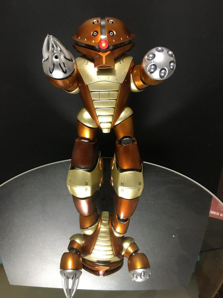 全身ギラギラで目ん玉もビカビカです〜。ガイアからクリアーブラウンって出てるんで、試したくて・・ためしました。目ん玉は製作過程をご覧あれ〜。 