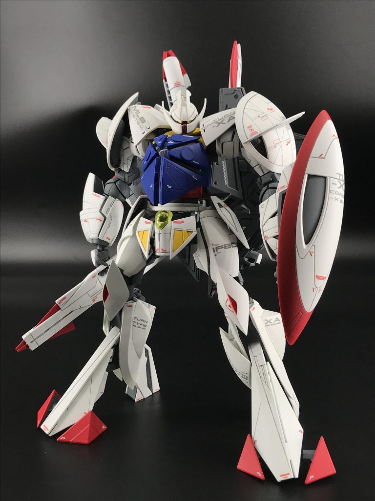 シド・ミード氏のイラストを意識したポーズ