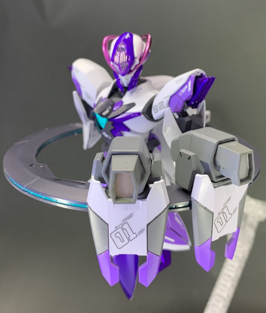 砲台は輪っかの周りを移動できるように固定しないで作ってみました。しかしそれが裏目に出ました。写真撮影が終わって片付け中に片方の砲台が床に落ちて無残な姿に…南無m(._.)m