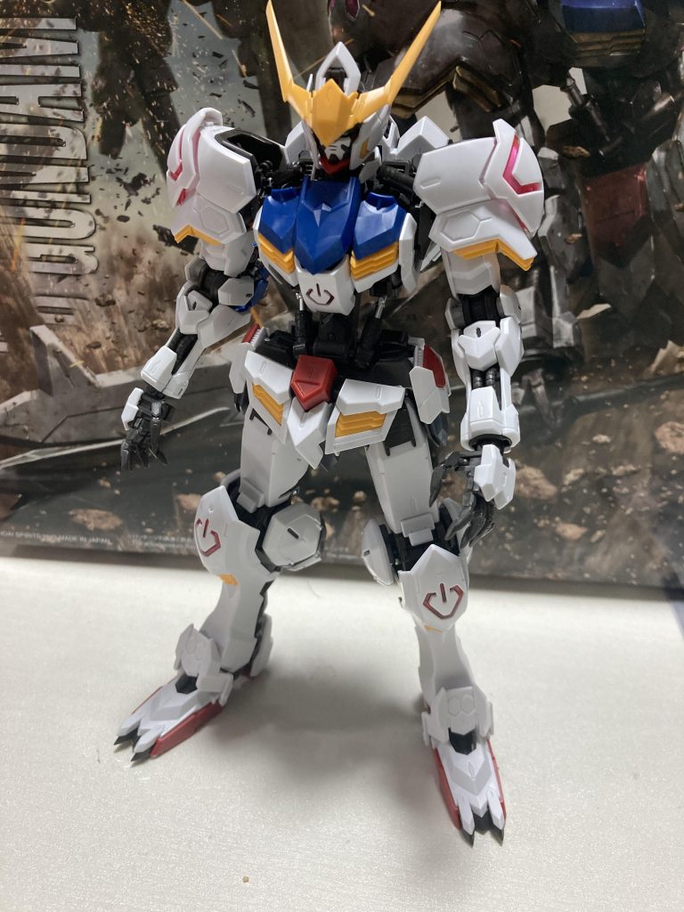 フレームのみ部分塗装したもの。やはり外装をいじらないと素組みほぼ変わらないですね。