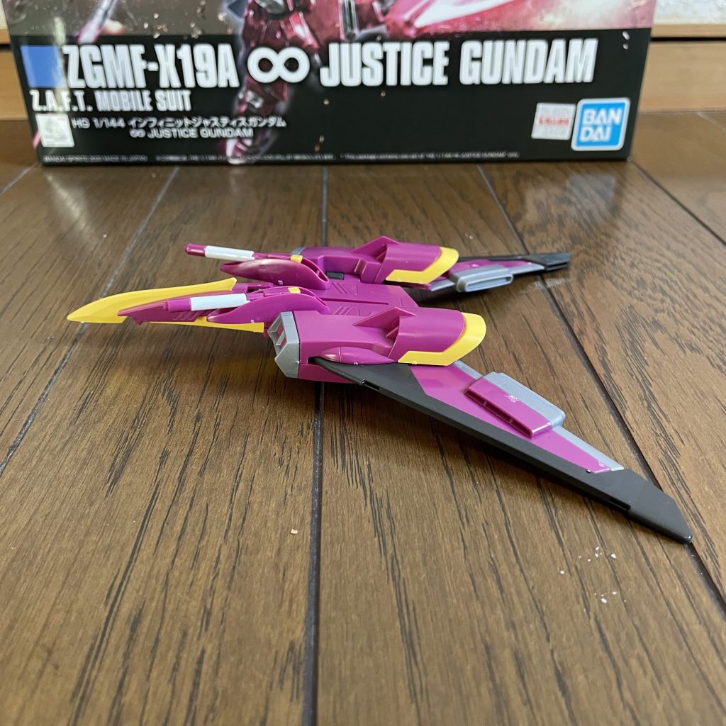 　こちらがバックパックの部分です。今の撮影ブースにはバックパックを取り付けて撮影すると、スペースがいっぱいいっぱいとなるため、前回のガルバルディリベイクより、床置きで撮影しております^^