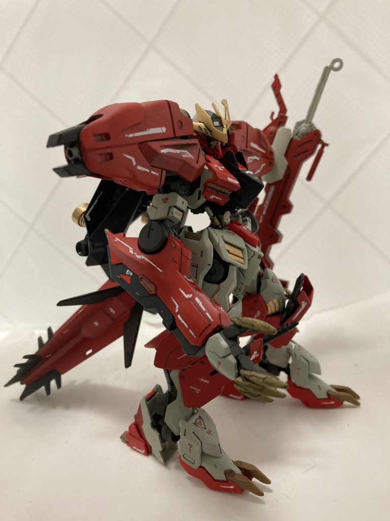 より獣っぽく仕上げる予定が、恐竜っぽくなってしまった。これはこれで満足。