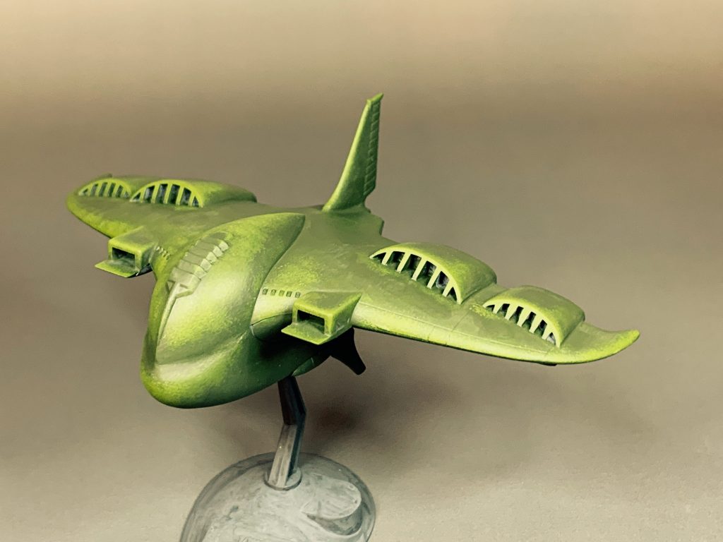 全体をグリーンに塗装し、少しハイライトを入れました。