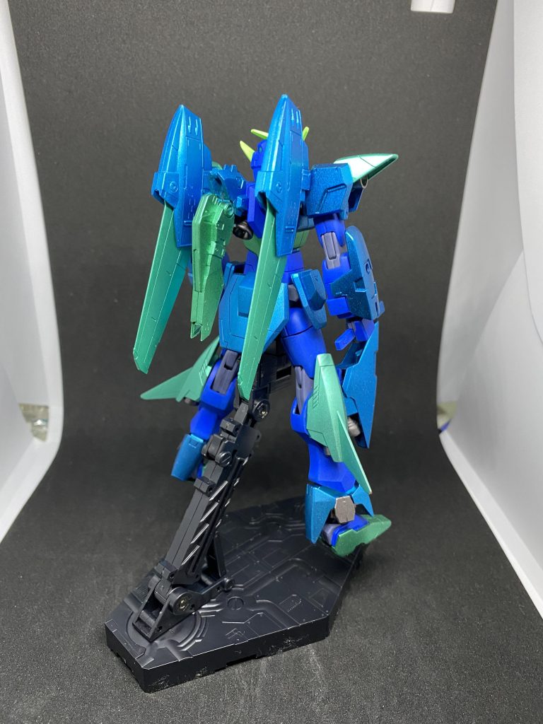 バックパックは公式販売されている強化ウイング01を使用しています