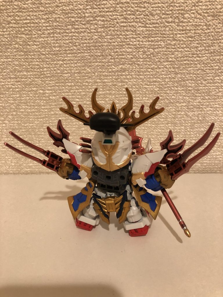 後ろ姿はちょっと残念…