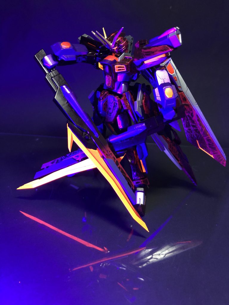 当然光ります。