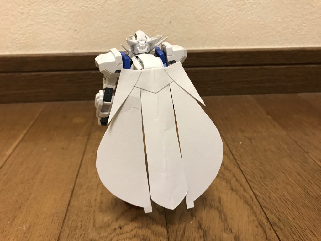 アストレアケープマント背部に装着された着脱可能な専用マント。特殊コーティングが施されており、陽電子砲すら防ぐほどの驚異的な防御力が備わっている。
