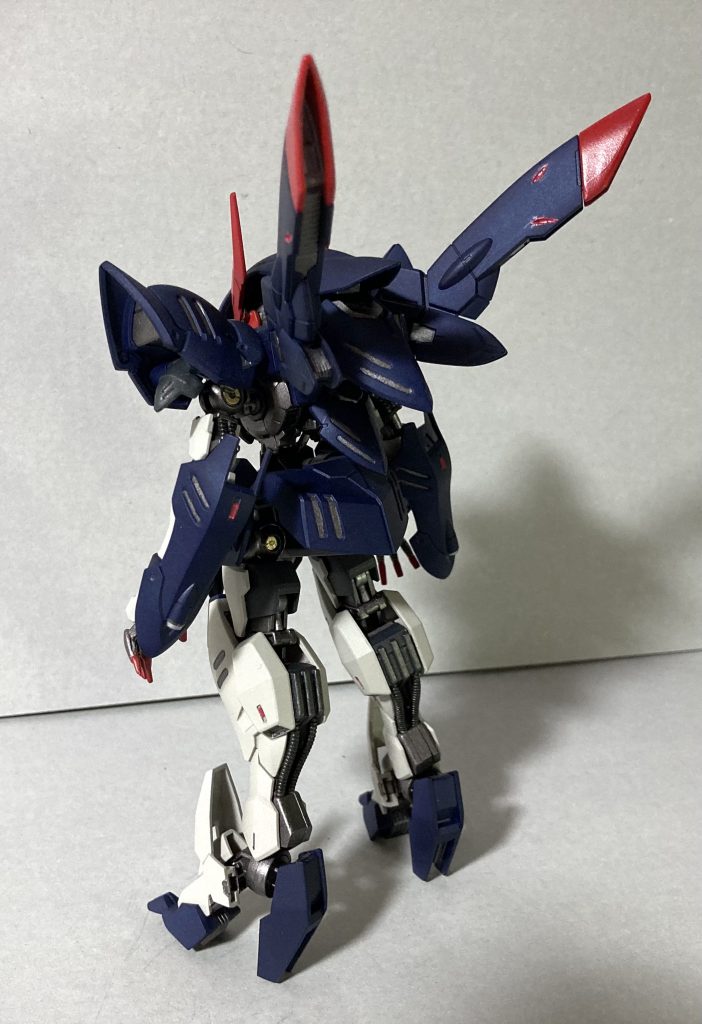 バックショット。背中の装甲がMHとかにありそうな形状で好きです♪