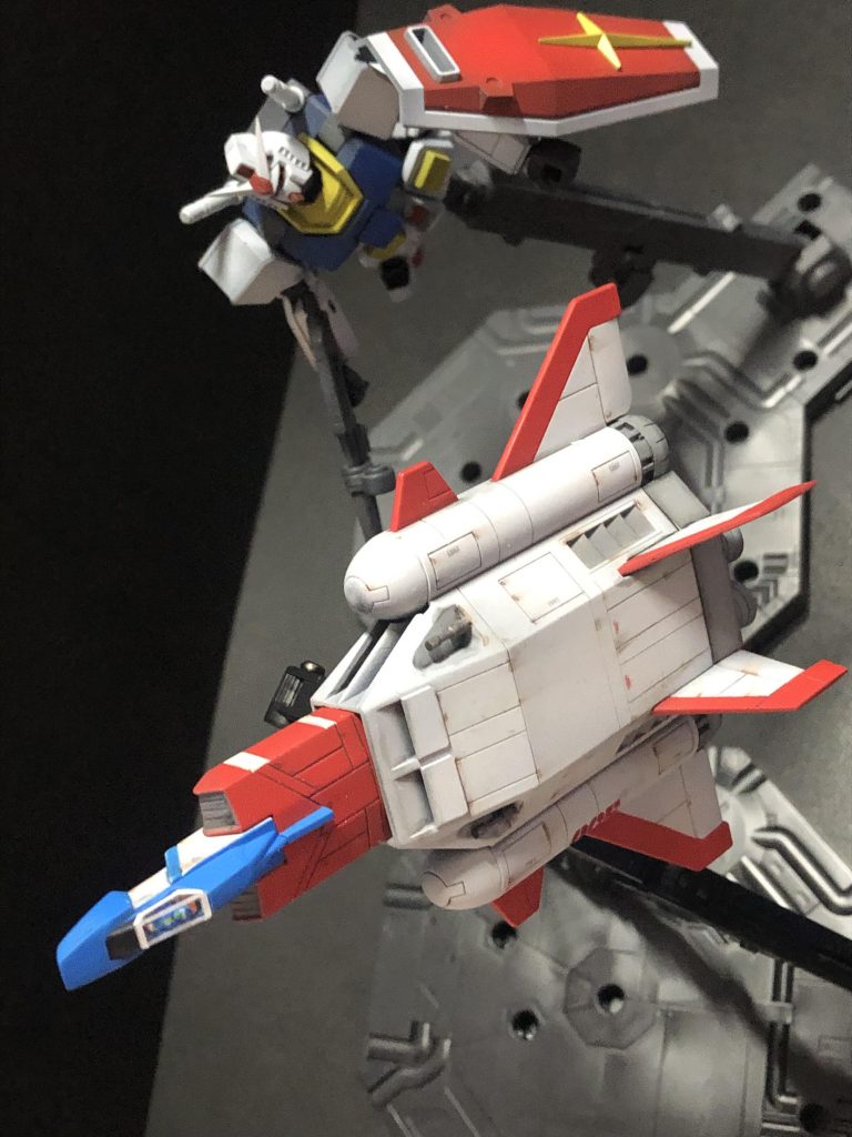 「おーいやだいやだ。見てられないじゃないの〜。ガンダムちゃん、しっかり面倒みてよ。」