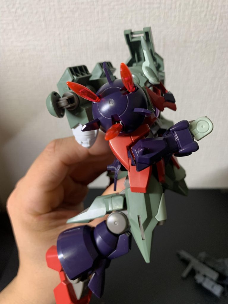 上と同じ。シャアザクのスパイクタックルの再現