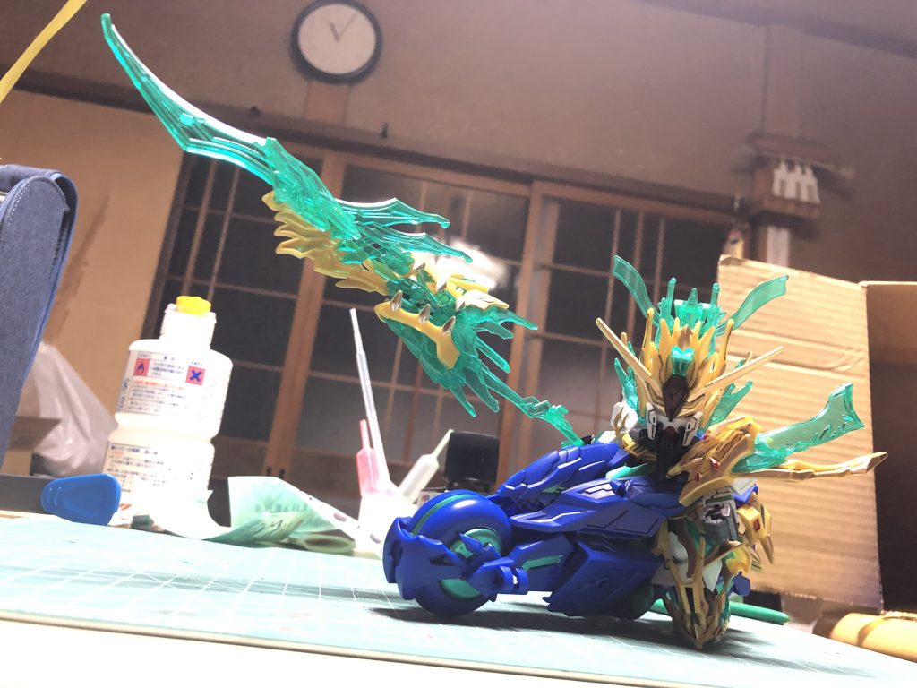 バイクに乗せた方が武器とのバランスが取れる気がしますね。