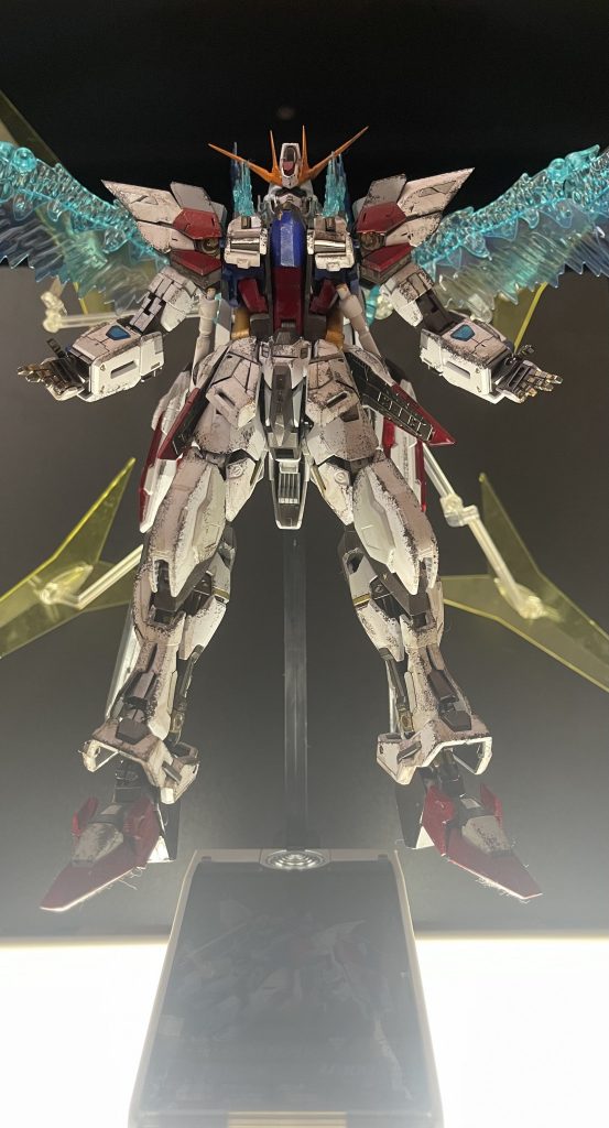 もっかい下から。ガンダムは下から覗くように撮るのが好きなのです...