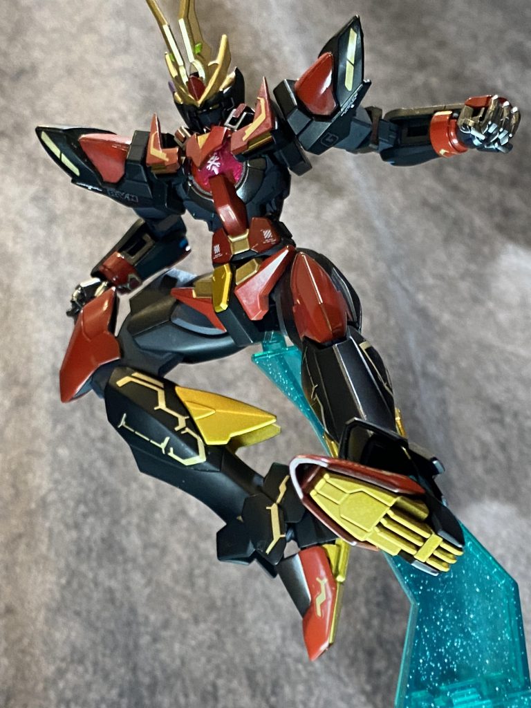 上空からの蹴り。直撃すればどんな装甲も耐えることは不可能。