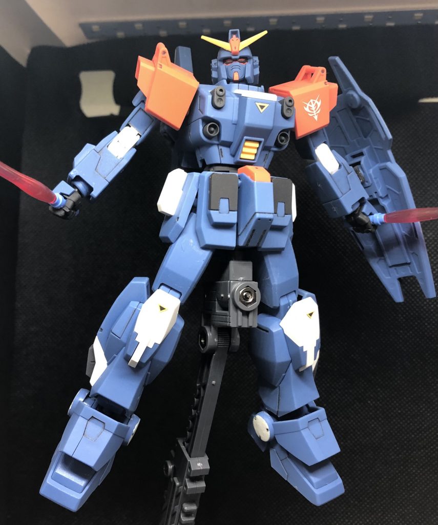 素組みで飾り眺めてた頃のものです成形色の方がカッコいい…😓でも懲りずにしばらくは塗装を楽しみたいです閲覧ありがとうございます😃