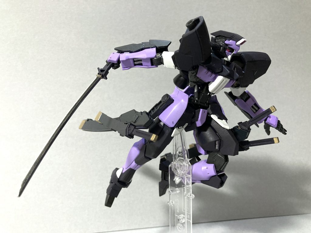 太刀を抜き、一足飛びにＭＡの懐へ。