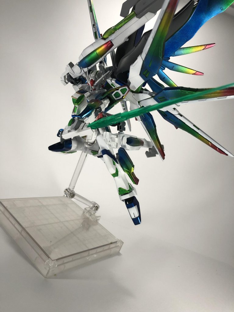 近接武器も以前から採用してるサテライトアロンダイトはカラーだけ変更してライフルの方についてるサーベルを追加で持たせてます。